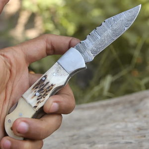 Cuchillo Plegable de Supervivencia de Acero de Damasco Hecho a Mano OEM con Funda de Cuero y Mango de Cuerno de Ciervo y Madera para Uso Industrial - Product Image 2