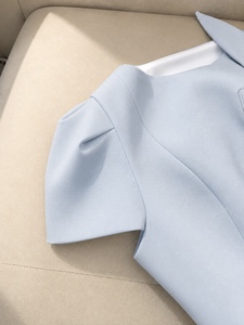 Chemisier asymétrique élégant bleu ciel pour femme avec détail écharpe nouée drapée intégrée, conception personnalisée, haut de bureau ELIORA (ODM/OEM) - Product Image 6