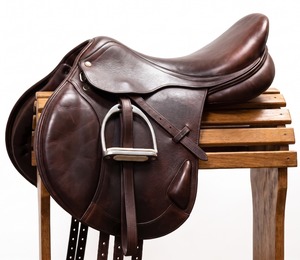 Silla de Doma Inglesa de Cuero con Armazón de Madera, Equipo de Equitación - Product Image 1