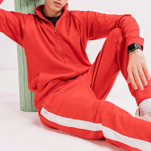 <span class=keywords><strong>Tuta</strong></span> sportiva da uomo rossa con blocchi di colore, giacca con zip e collo alto e <span class=keywords><strong>pantaloni</strong></span> lunghi. - Product Image 4