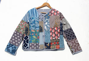 Chaqueta Acolchada de Algodón Unisex Hecha a Mano en India, Ligera y Cálida para Cada Temporada, Diseño Floral con Parches, Transpirable - Product Image 2
