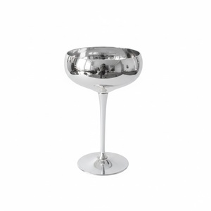 Flûte à champagne élégante en laiton, gobelet à vin en métal doré, verre de toast en forme de tulipe pour mariage, fête et bar d'hôtel, fournitures en gros - Product Image 2