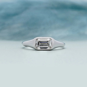 Bague de fiançailles et de mariage en or jaune 14 carats avec diamant de laboratoire taille émeraude 1 carat, cadeau de fête, bijoux - Product Image 1