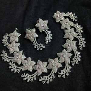 Ensemble de bijoux de mariée en diamant américain classique Collier et boucles d'oreilles en deux pièces pour mariage Style classique à la mode - Product Image 1