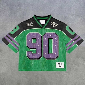 T-shirt surdimensionné en maille pour homme, style streetwear gothique Y2K, style maillot de football avec design imprimé et col en V - Product Image 3