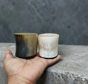 Portavelas de cuerno de buey auténtico de primera calidad, hecho a mano, artículo de decoración de lujo para el hogar a precio económico. - Product Image 1