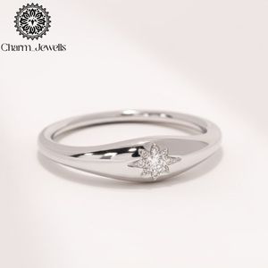 แหวนหมั้นทรงดาวประดับเพชรโมอิสซาไนต์ทองคำแท้ 18K จาก Charm_Jewells ทรงกลมเจียระไนแบบบริลเลียนท์ ตัวเรือนแบบหนามเตย สไตล์คลาสสิกสำหรับผู้หญิง - Product Image 4