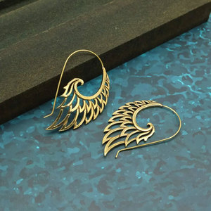 Pendientes de Aro con Alas de Ángel Doradas Hechas a Mano, Joyería Étnica Bohemia Tribal para Mujer - Product Image 1
