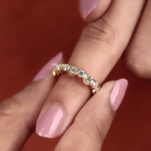 Bague demi-éternité en diamant de laboratoire taille ronde, en or 14 carats avec tige torsadée, pour mariage, empilable, pour anniversaire, bijoux en gros - Product Image 2
