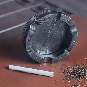 Cenicero Decorativo con Patrón Damasco, Bandeja para Fumar de Acero Hecha a Mano, Porta Cenizas Metálico Resistente para Cigarrillos y Cigarros - Product Image 3