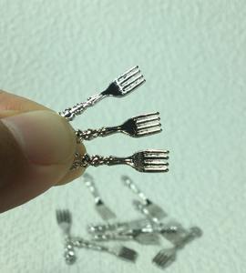 Juego de tenedores pequeños de diseño premium, ideales para exhibición decorativa, uso en la cocina y presentación en la mesa, venta al por mayor desde India. - Product Image 3