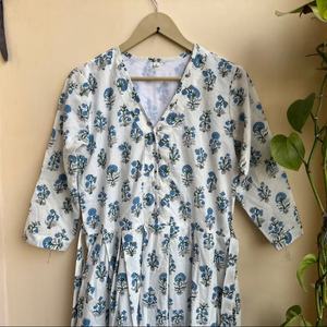 Robe longue indienne en coton imprimée à la main, col en V, manches longues, motif floral, tunique indienne pour femme, collection 2026, best-seller - Product Image 1