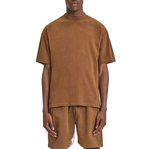 Ensemble d'été pour hommes, haut à manches courtes coupe décontractée et short confortable, en coton respirant, style décontracté pour les vacances, style streetwear - Product Image 5