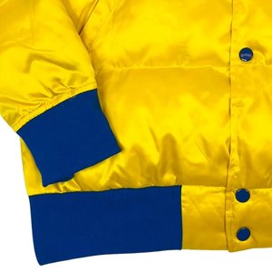 เสื้อแจ็คเก็ตพัฟเฟอร์ผ้าซาตินปักลายเชนิลล์ พรีเมียมสำหรับฤดูหนาว แบบยูนิเซ็กส์ ทรงบอมเบอร์ บุผ้านวม อุ่นสบาย ทันสมัย - Product Image 3