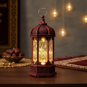 Farol Metálico Hexagonal Rojo con Grabado en Relieve, Decoración para el Hogar, Portavelas Resistente, Decoración para Ramadán - Product Image 1