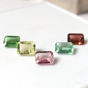 Lot de 5 pierres précieuses en tourmaline zambienne calibrée, taille émeraude, multicolores pastel, 100 % naturelles, 8x6 mm, 7,85 carats - Product Image 1
