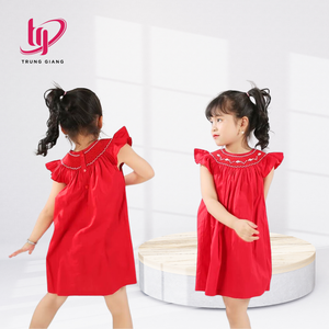 Robes smockées pour filles Bishop Casual pour bébé fille Tissu en coton sans manches 3M à 10T du fabricant vietnamien - Product Image 2