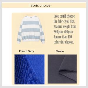 เสื้อพูลโอเวอร์ผ้าเฟรนช์เทอร์รี่คุณภาพสูงแบบวินเทจ OEM หนัก 300 กรัม สีพื้น ย้อมเรียบ พร้อมพิมพ์ลาย 100% ผ้าฝ้าย คอกลม ใส่ได้ทั้งชายและหญิง - Product Image 3