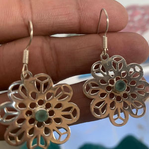 Pendientes Colgantes Clásicos de Plata Alemana con Flores al por Mayor para Mujer, Joyería Pequeña de Moda para Aniversarios y Fiestas de Cumpleaños - Product Image 1