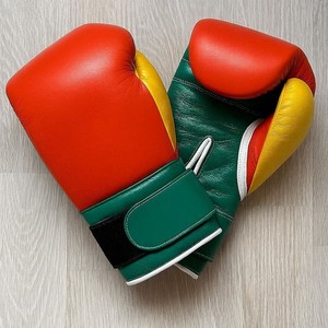 Fabrication en gros de gants de boxe multicolores avec fermeture à sangle, gants de boxe professionnels de haute qualité en cuir véritable - Product Image 3