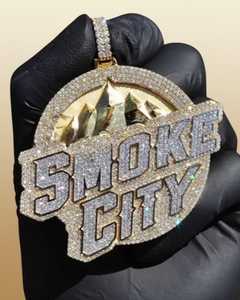 Colgante Personalizado de Moissanita VVS Redonda con Incrustaciones de Diamantes, Chapado en Oro sobre Plata 925, Colgante Circular Bicolor Personalizado, Joyería para Raperos - Product Image 4