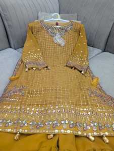 Garara de chifón bordado de 3 piezas, bordado por delante y por detrás, con dupatta de chifón bordado y garara de chifón bordado. - Product Image 5