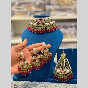 Juego de Collar y Aretes Étnicos para Mujer, Chapado en Oro, con Cristales y Pedrería, Diseño Floral, de JeweleMarket - Product Image 1