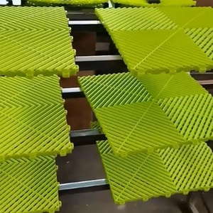 Baldosas de Plástico Ecológicas y Resistentes, Fácil Instalación con Sistema de Clic, Uso en Interiores para Pisos de Garaje y Otras Aplicaciones - Product Image 5
