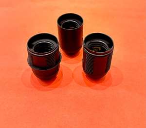 Douille de lampe E27 en plastique ignifuge, options sans filetage, semi-fileté ou entièrement fileté, écologique, installation facile, Amba Plastics - Product Image 1