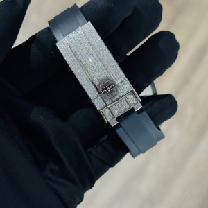 Montre de luxe unisexe en moissanite VVS de qualité supérieure avec bracelet en caoutchouc noir, cadran analogique en verre à motif pièce de monnaie antique, montre tendance - Product Image 5