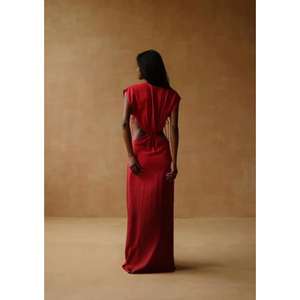 Robe longue élégante rouge à col en V profond et découpes pour femme, sans manches, pour soirée, robe de soirée, mode estivale - Product Image 4