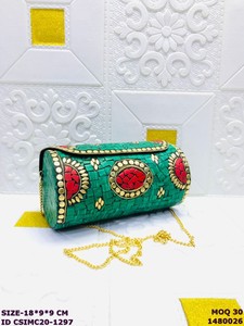 Bolso de Mano de Metal con Mosaico Hecho a Mano por Craftstages International, con Correa de Cadena |   Bolso Bandolera de Diseño Étnico para Mujer con Solapa - Product Image 3