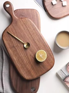 Planche à découper en bois de noyer noir écologique avec poignée intégrée et trou de suspension, plateau de service de 1,5 cm d'épaisseur - Product Image 2