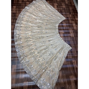 Lehenga Choli de créateur coupe trapèze pour les fêtes, avec de magnifiques broderies et taille naturelle - Product Image 2