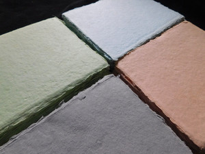 Chiffon en coton gaufré personnalisé en papier artisanal fait à la main avec des motifs floraux auto-impressionnés pour les mariages et les cadres photo - Product Image 3