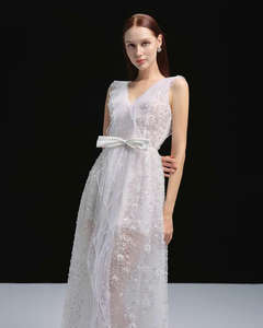 Robe de soirée longue en maille transparente blanche pour femme, style princesse, ornée de paillettes, avec nœud à la taille, personnalisable OEM ODM Vietnam - Product Image 1