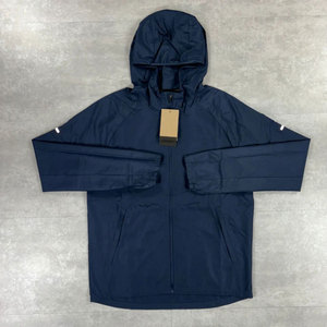 Ensemble de survêtement en polyester respirant et coupe-vent avec veste coupe-vent intégrale zippée en satin et pantalon, personnalisable avec logo, écologique et idéal pour l'hiver - Product Image 5
