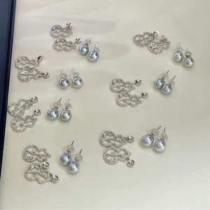 Pendientes de Plata de Ley con Circonita, Diseño Largo con Perlas, Accesorio de Moda Versátil y Opción de Regalo - Product Image 3