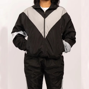 Ensemble de survêtement rétro color block pour femme, coupe-vent et jogging, avec logo personnalisé, en nylon, fabrication OEM ODM - Product Image 6