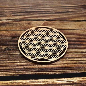 Juego de Posavasos Modernos y Duraderos de Madera de Nogal, Hechos a Mano con Logotipo y Color Personalizados, Hechos en India para Hogar, Restaurante, Hotel - Product Image 1