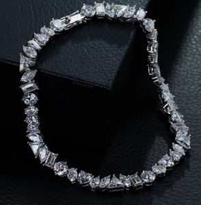 Plata de Ley 925 con Moissanita de Formas Variadas, Regalo Perfecto para Mujer, Aniversario y Boda - Product Image 1