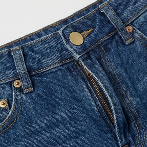 Shorts en jean pour femmes à la mode, longueur courte régulière avec deux poches latérales personnalisées, style décontracté tendance pour l'été - Product Image 4