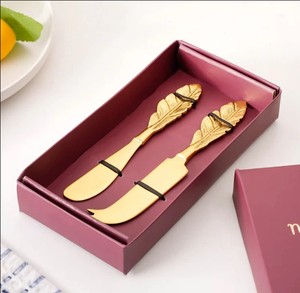 Ensemble de couteaux à fromage décoratifs avec manche floral, trancheuse en acier inoxydable, fourchette à fromage pour servir, respectueux de l'environnement, compatible lave-vaisselle, planche à fromage - Product Image 2