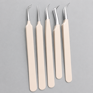 Pince à épiler personnalisée en acier inoxydable, lot de 5 outils à pointe inclinée pour volume, durable et écologique - Product Image 1