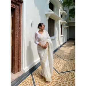 Sari Blanco con Silueta Recta y Detalles Dorados - Product Image 5