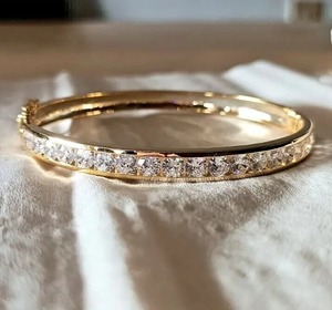 Brazalete de Diamantes Moissanite Más Vendido en Plata de Ley Chapada en Oro, Brazalete de Lujo para Boda y Compromiso, Proveedor al por Mayor - Product Image 1