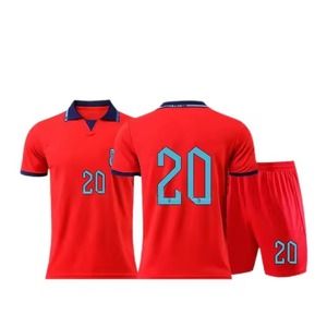 ชุดเสื้อฟุตบอลผู้ชาย โพลีเอสเตอร์ 100% พิมพ์ลายแบบ Sublimation เต็มตัว พร้อมกางเกงขาสั้น ชุดเยาวชน สีแดง ชุดยูนิฟอร์มแบบกำหนดเองได้ - Product Image 1