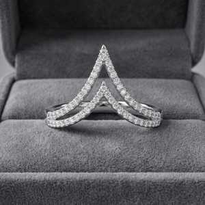 Bague Flèche en Moissanite Ronde au Design Unique, en Argent 925 Original, Bijou Fin pour Elle, Idéal pour les Vœux de Mariage et d'Anniversaire - Product Image 4