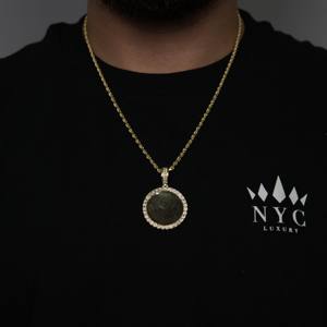 Pendentif Charme Exclusif en Moissanite de Laboratoire Plaqué Rhodium Or 14 carats Style Hip Hop Finition Brillante Bijoux Modernes Unisexe pour - Product Image 2