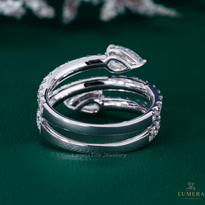Bague en diamant exquise taille poire et taille rond, couleur D E, clarté VVS VS, sertie avec précision, design de joaillerie fine pour bagues de fiançailles personnalisées - Product Image 3